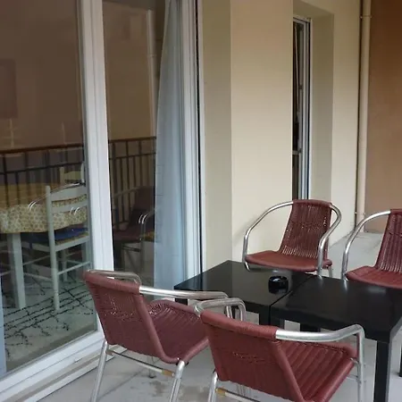 Apartment T3 De 70 M2 Idealement Situe Avec Garage