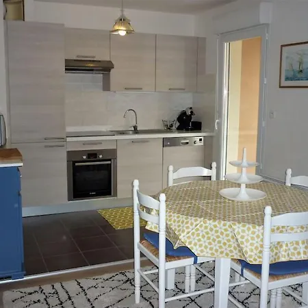 Apartment T3 De 70 M2 Idealement Situe Avec Garage Saint-Malo